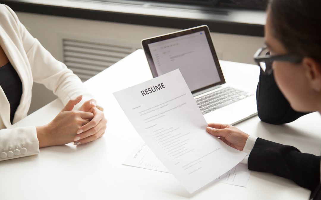 How to Write a Convincing Resume: 10 Important Items to Include